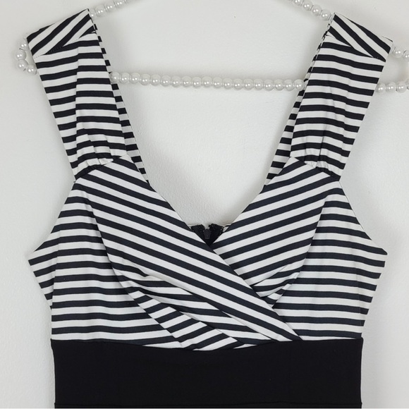 Hot Topic Striped Bodice Rockabilly Wiggle Dress Size S - Picture 3 of 3